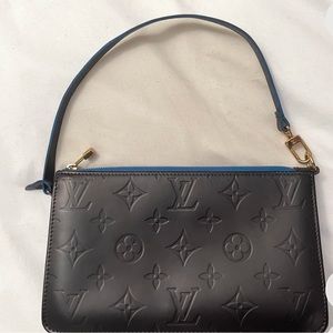 Louis Vuitton pouchette